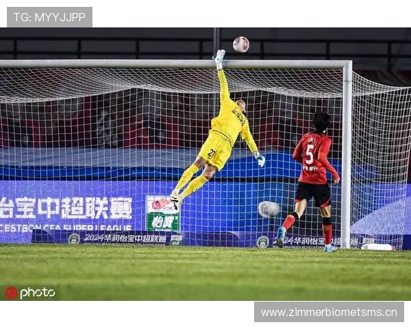 中超赛事高清直播尽享每一场激烈对决，实时更新精彩瞬间 - 副本 (3)